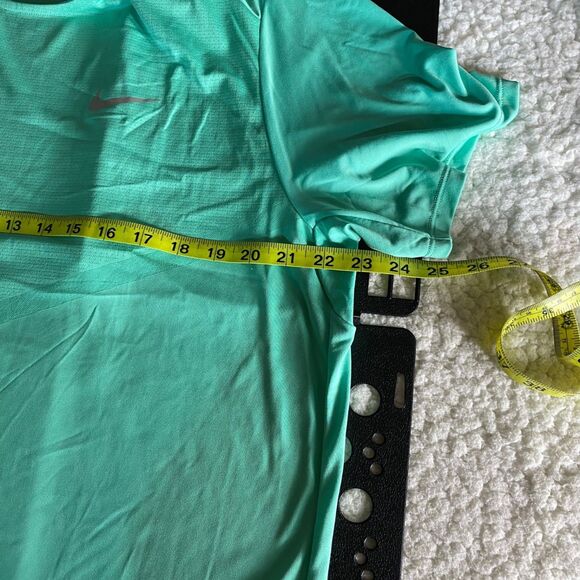 Nike Dri-FIT Women’s XL Lightweight Breathable Athletic Training Tee Mint Green - Picture 7 of 7
